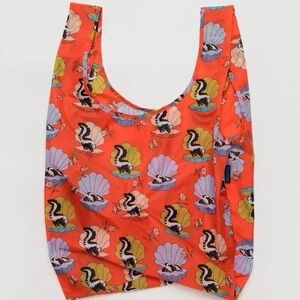 BNWT Half Shell Skunk Standard BAGGU